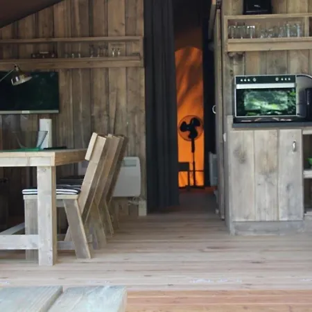 Holiday home Gemuetliches Safarizelt Mit Grill Und Garten Lychen