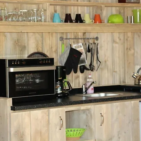 Gemuetliches Safarizelt Mit Grill Und Garten