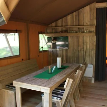 Holiday home Gemuetliches Safarizelt Mit Grill Und Garten Lychen